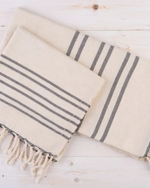 Sardes half-linen beach towel with its matching hand towel